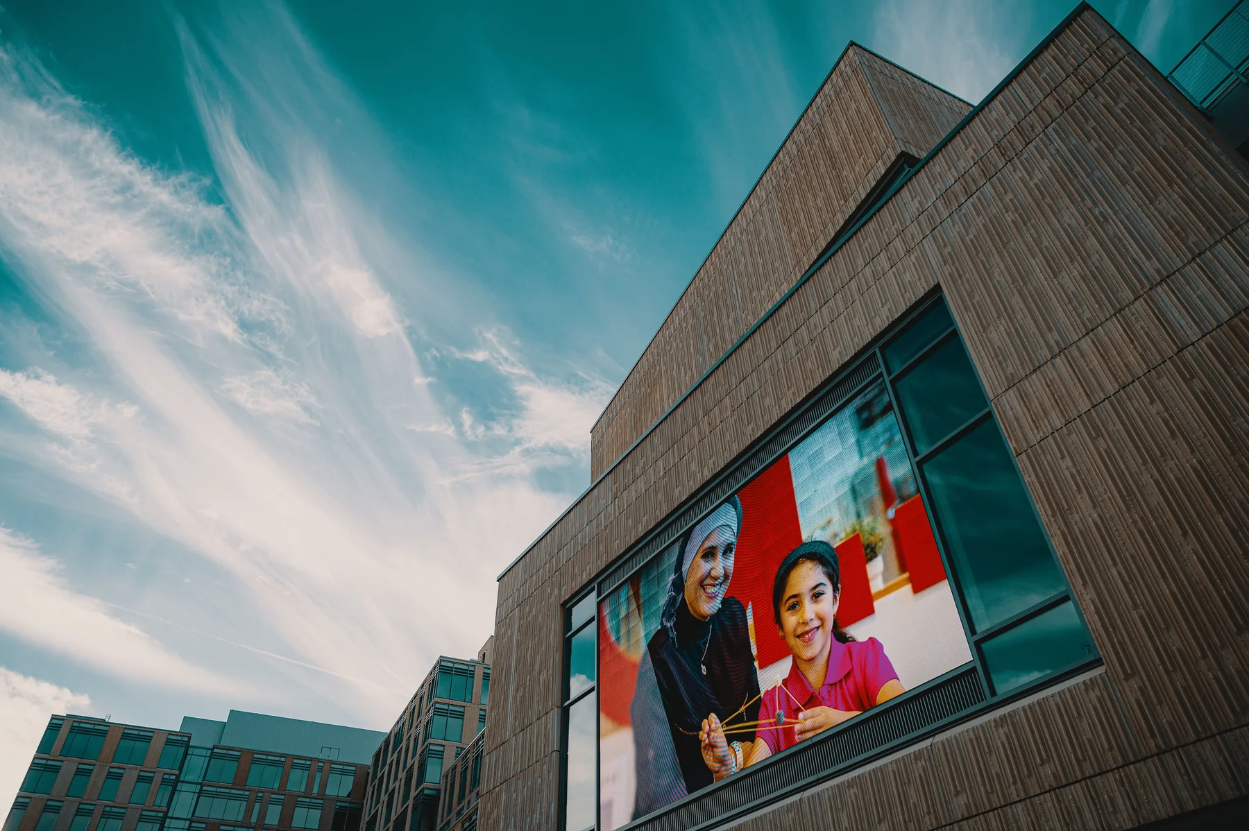 Connected building display managed through SmartVision Ads